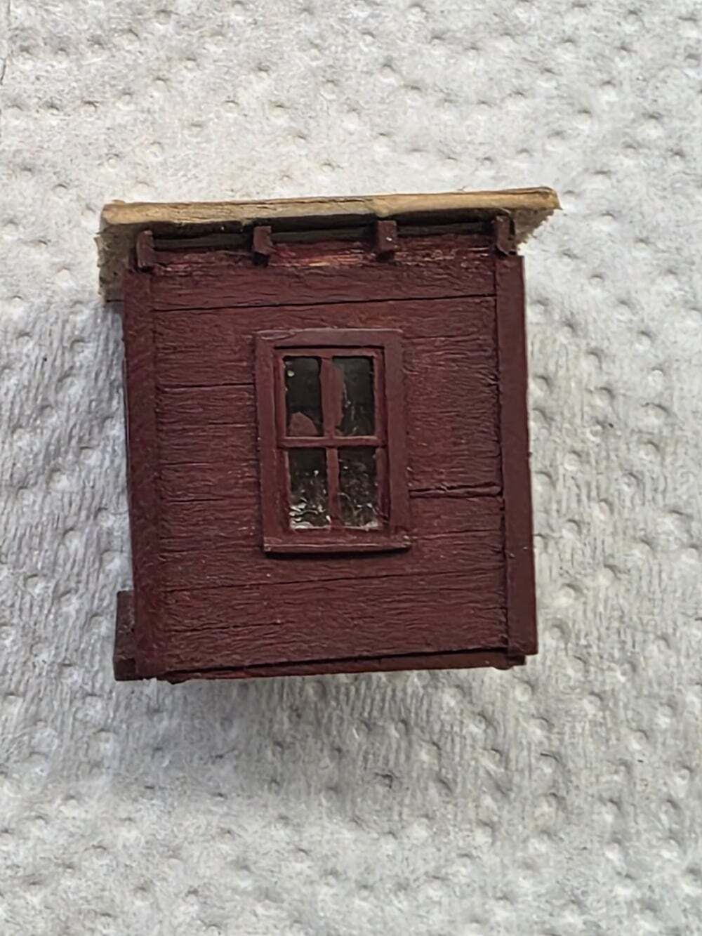 Small HO Scale Trackside Structure Shed Shanty Red Brown